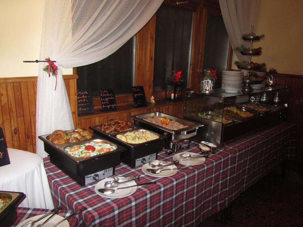 Hotel Sikfokut Носвай Экстерьер фото
