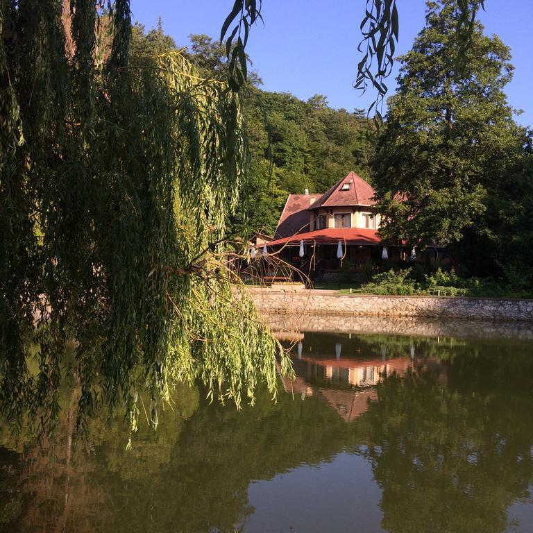 Hotel Sikfokut Носвай Экстерьер фото