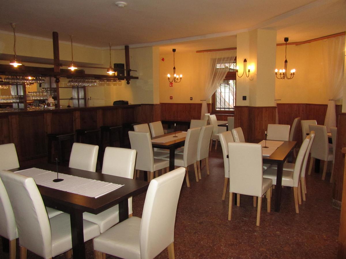 Hotel Sikfokut Носвай Экстерьер фото